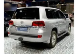 Toyota Land Cruiser VXR 2021 V8 